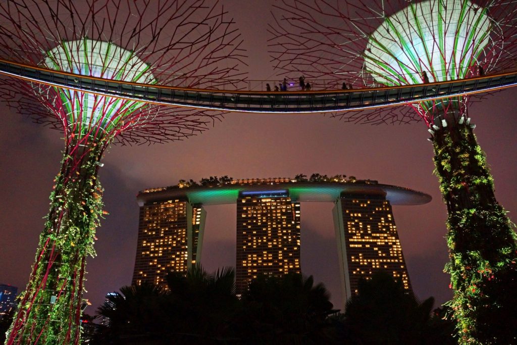 One day tour Singapore. Singapore City Tour. Gardens Bay the Bay Singapore in the Night.